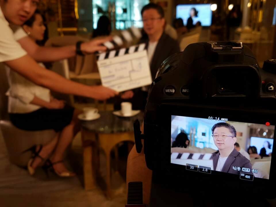 Dr. Kwon Han Jin trong chương trình "Vinh danh thương hiệu" của kênh Discovery