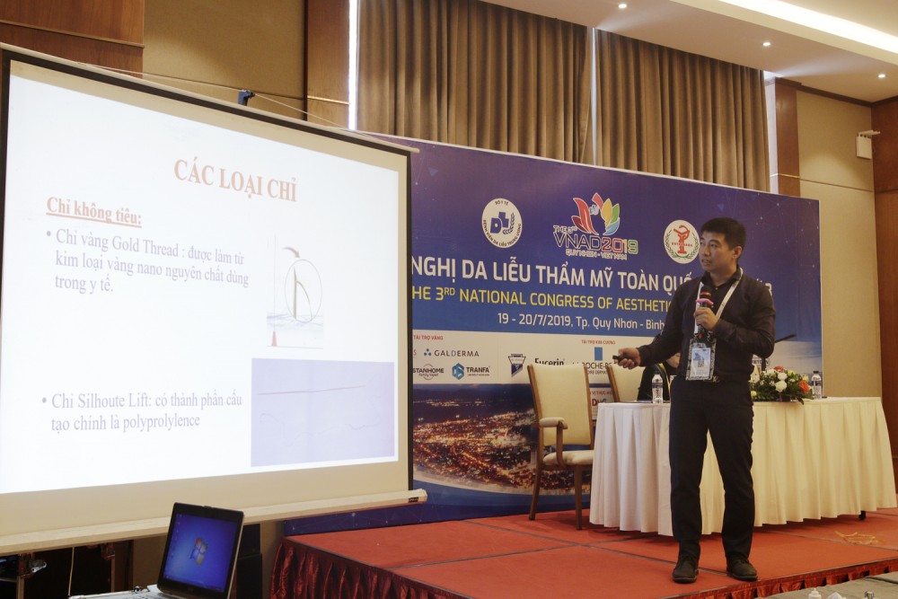 Tiến sĩ - Bác sĩ Vũ Thái Hà báo cáo tại Hội nghị 1